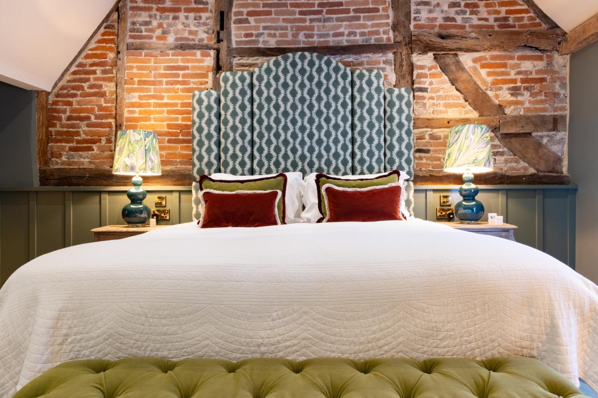 The Coat And Bear - A Heartwood Inn นิวเบอรี ภายนอก รูปภาพ